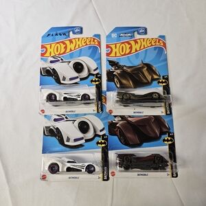 Hot Wheels Batmobile Toy Car Set‎